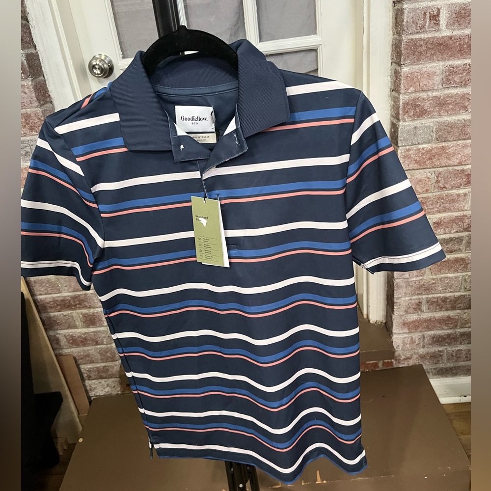 Good fellow and Co. size small men’s shirt. New with tags